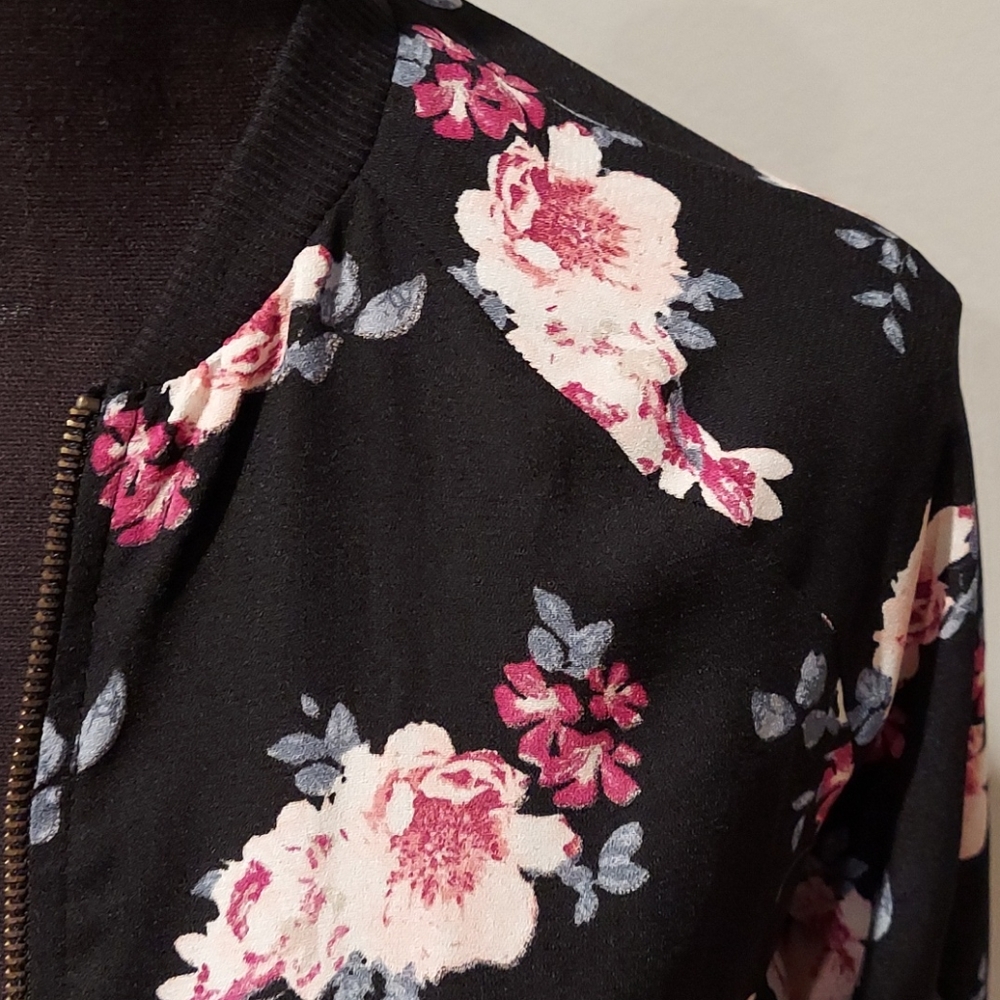 Jacket - Picture 2 of 4